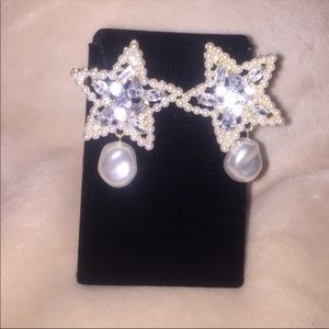 New! Sugar fix star pearl earrings